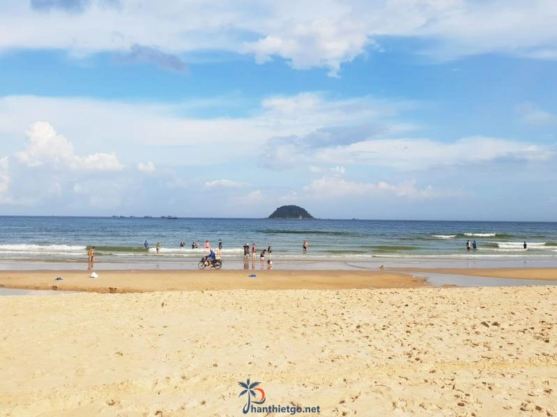 Bãi biển Đồi Dương Lagi - Bãi tắm thơ mộng, hoang sơ bên thềm cát trắng - 1000