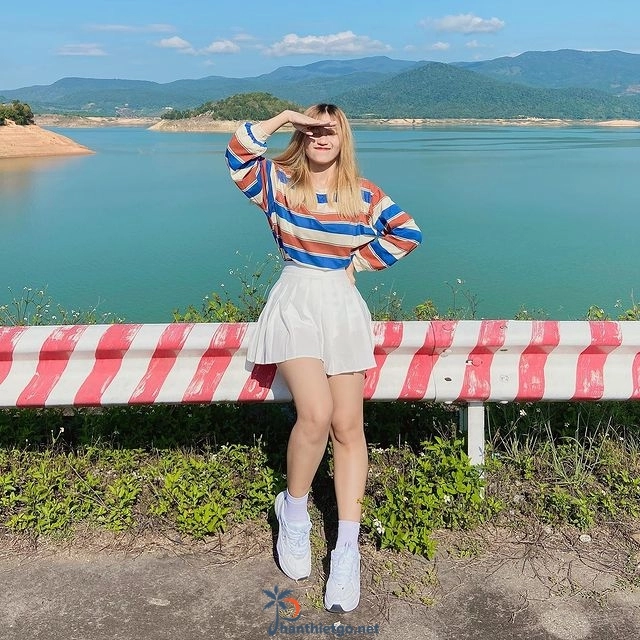 Hồ Hàm Thuận - Dạo chơi trên ốc đảo xanh ngát giữa lòng Bình Thuận - 1733