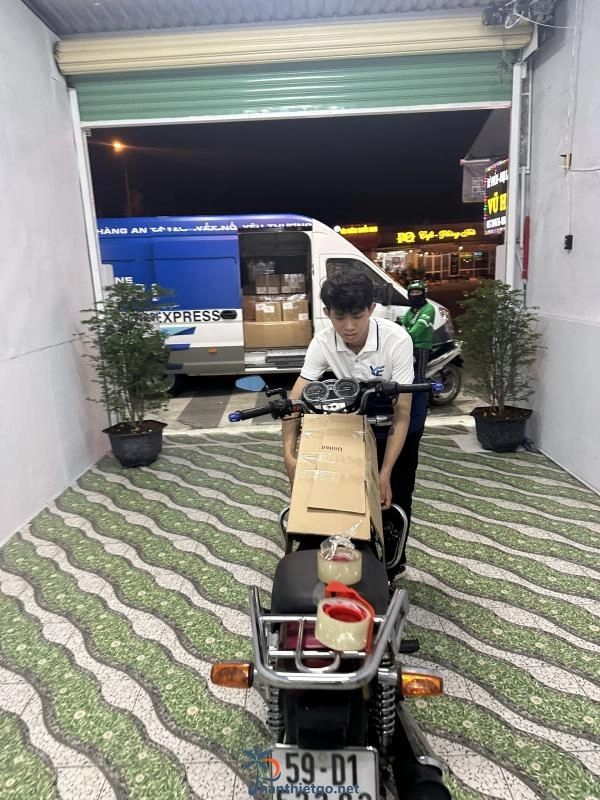 Vận chuyển hàng hóa siêu tốc - VietExpress - Phan Thiết Sài Gòn - 1818