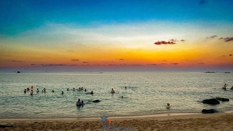 Bãi Nhỏ Phú Quý - Hoang sơ đẹp đến lạ lùng - 2001