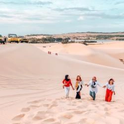 Đồi Trinh Nữ - Đồi cát nóng bỏng giữa đất trời sa mạc huyền bí.