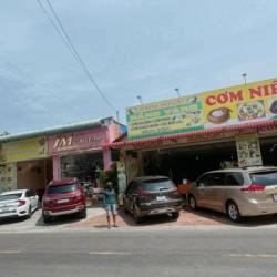 Cơm Niêu Nắng Vàng