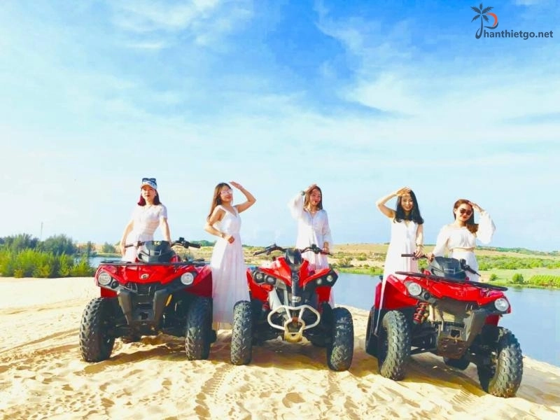 Điểm nổi bật của dịch vụ mô tô địa hình đồi cát Bàu Trắng